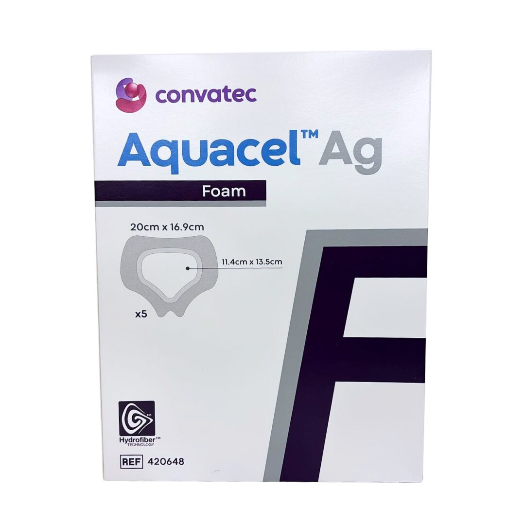 AQUACEL Ag foam Hydrofiber krytí na rány adhezivně se stříbrem, 12,5 x12,5 cm, 1x10 ks