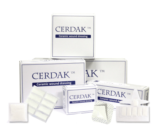Krytí na rány CERDAK CAVITY 10x10 cm - keramické krytí bez náplasti, 5 ks