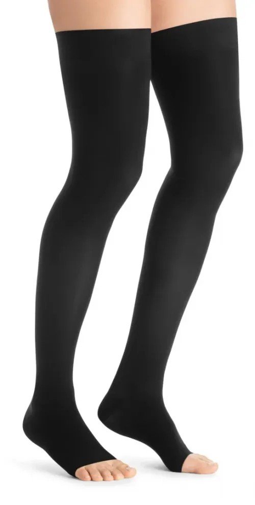 Kompresní stehenní punč. JOBST Ultra Sheer - VI - Běžná délka, černá barva, bez špice