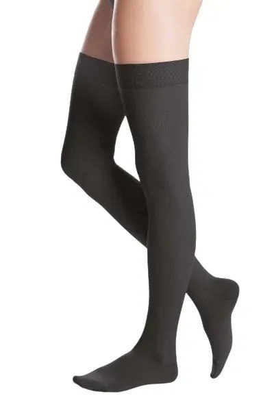 Polostehenní punčochy s lemem MAXIS MICRO (II.KT) - Velikost 5, barva černá, délka krátká, se špicí Polostehenní punčochy s lemem MAXIS MICRO (II.KT) - Velikost 5, barva černá, délka krátká, se špicí