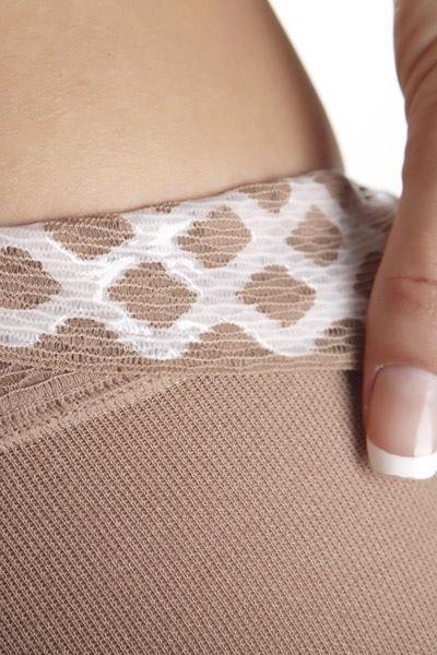 Stehenní punčochy s krajkou MAXIS COTTON

 (II.KT) - Velikost 7, barva bronz, délka normal, bez špice